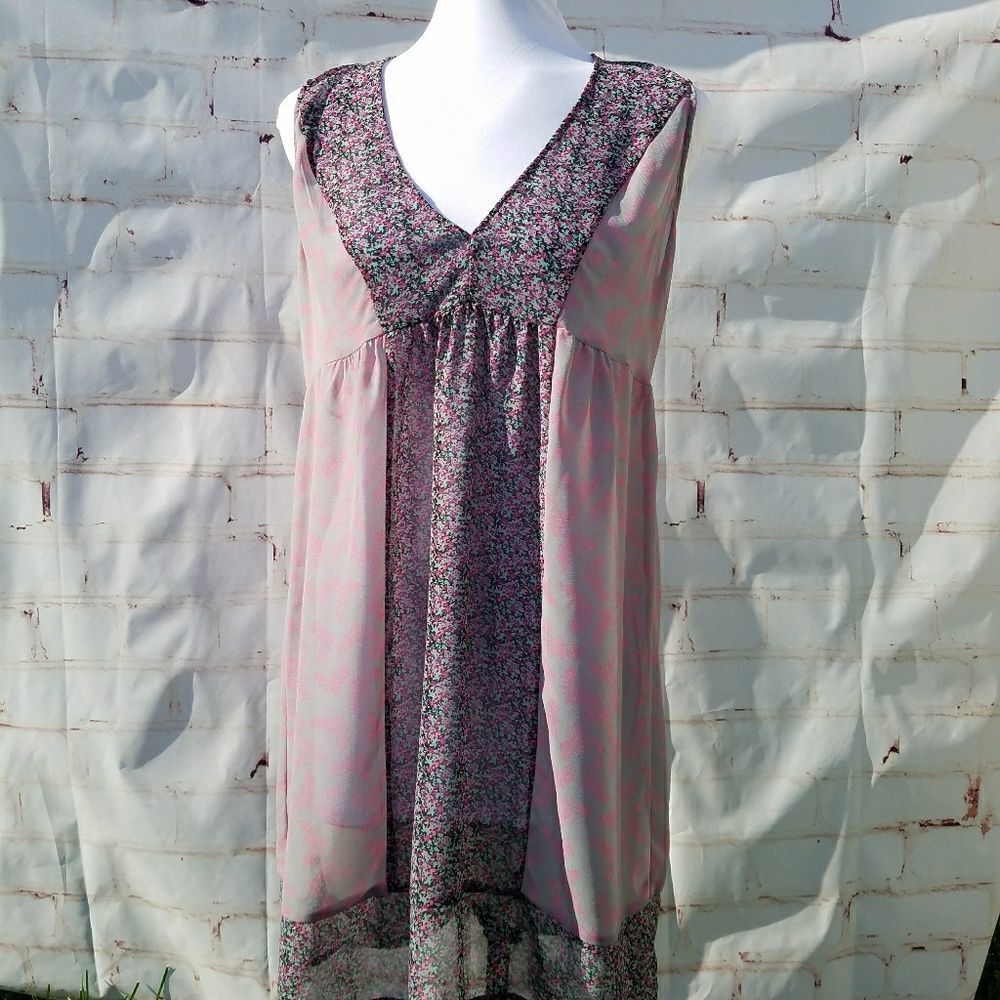 3/$25 Petticoat Alley sheer top medium purple